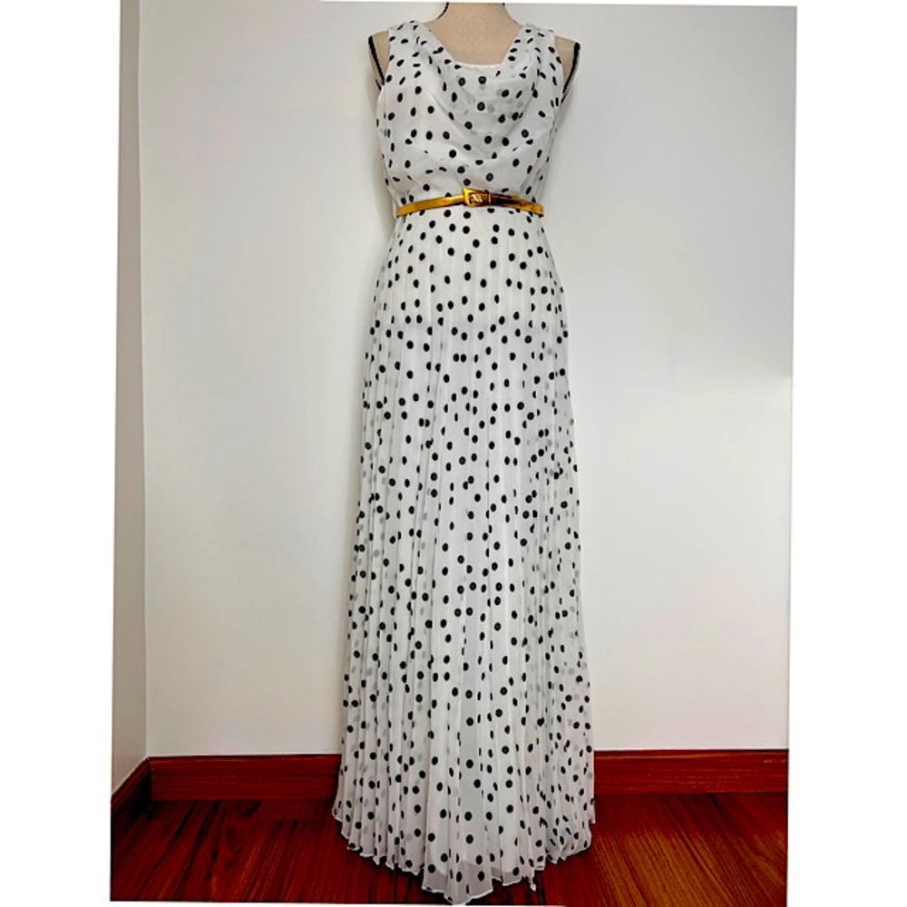Long, night or event dress. %80 polyester %20 cotton